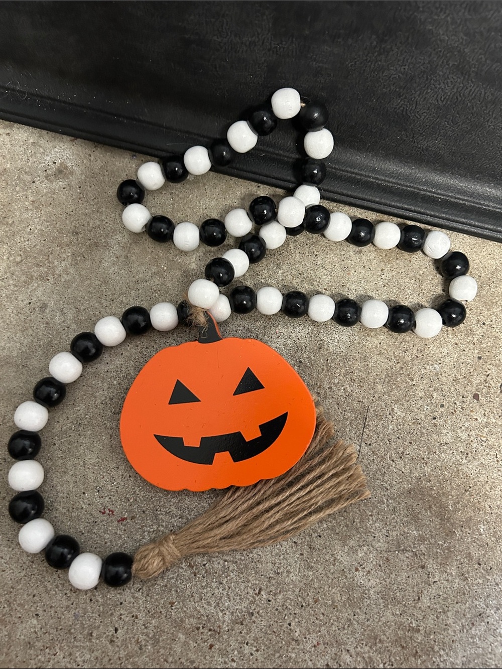 Halloween Pumpkin Jack-O'-Lantern Bead Garland - Black & White